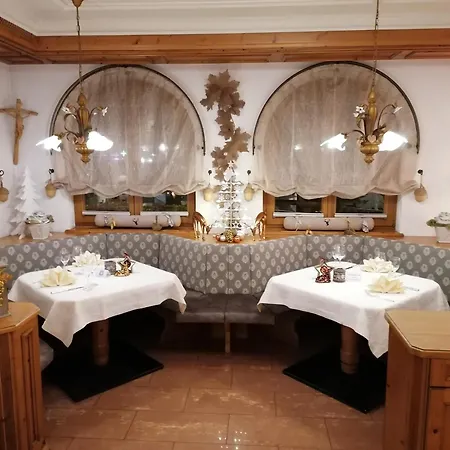 Hotel Schwarzenbergs Traube 4*