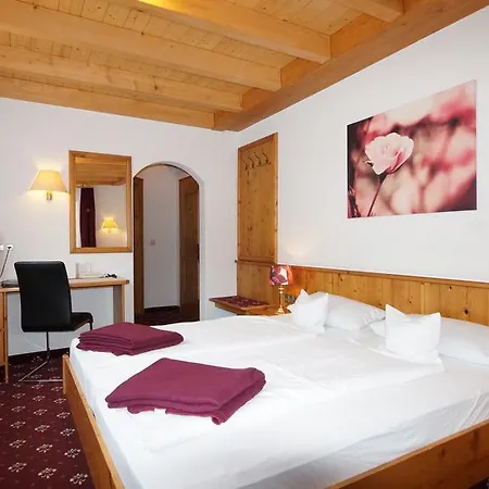 Hotel Schwarzenbergs Traube 4*