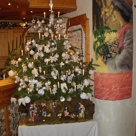 Schwarzenbergs Traube 4* 그로테르탈