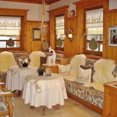 Schwarzenbergs Traube 4*