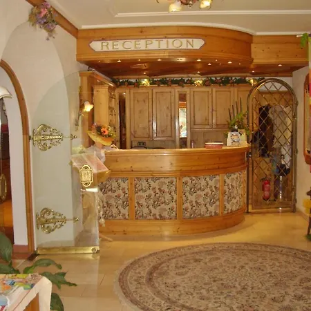 Schwarzenbergs Traube Hotel 4*