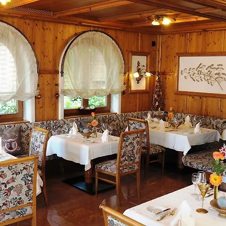 Schwarzenbergs Traube 4* 그로테르탈