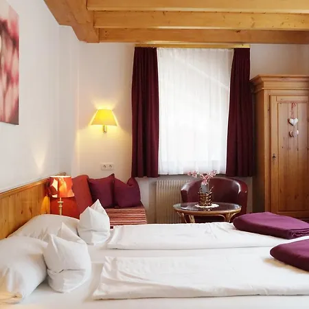 Schwarzenbergs Traube 호텔