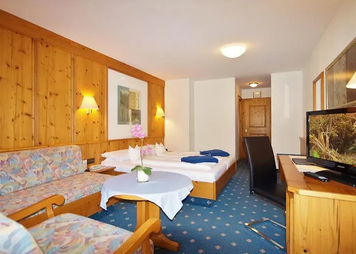 希瓦增贝格特劳贝酒店 4* 格洛特尔塔尔